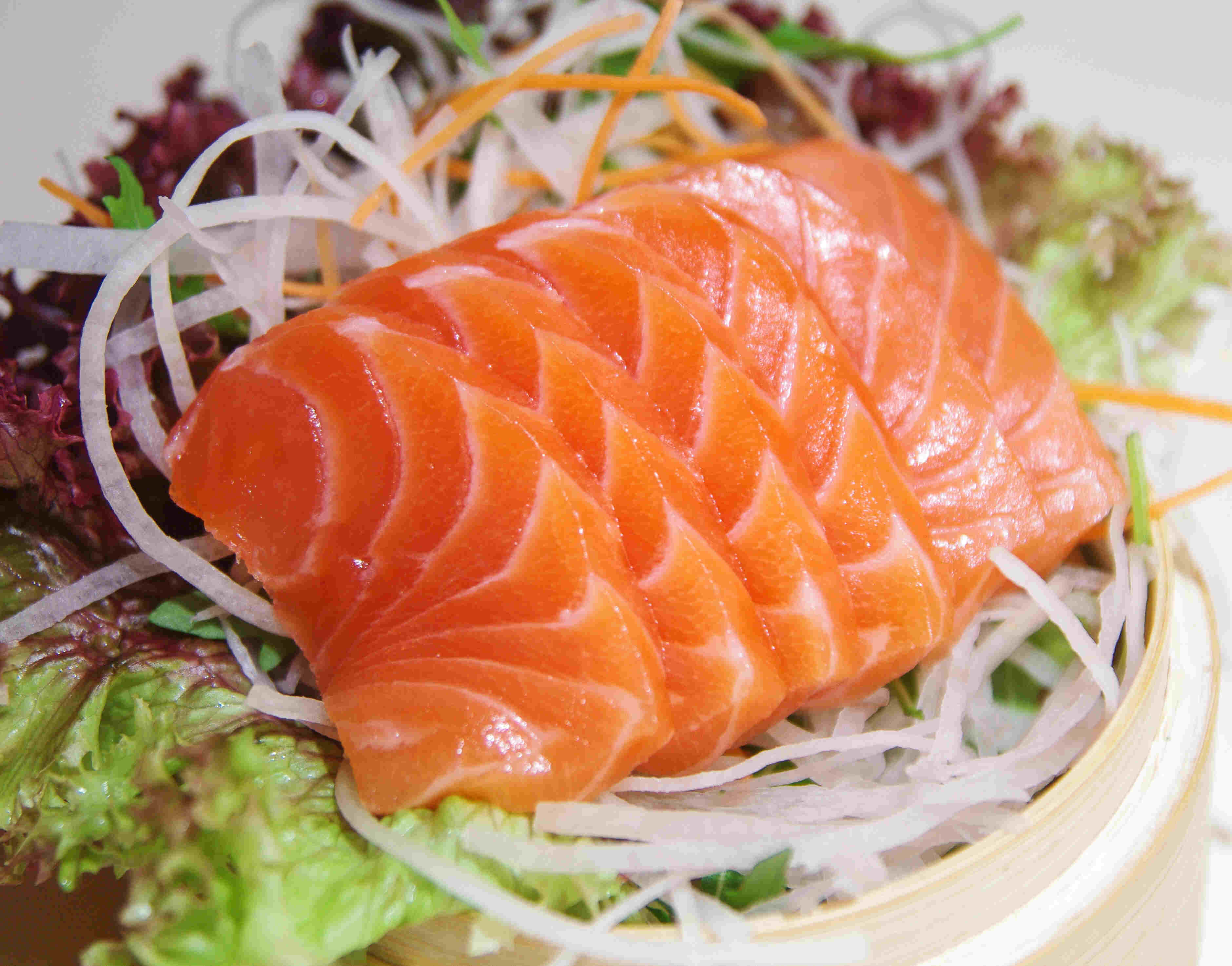 Sake Sashimi (6 Stück)